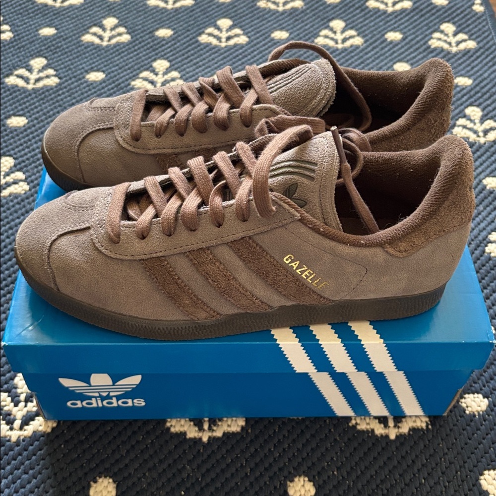 Adidas Gazelle Taupe Suede Sneakers EUC